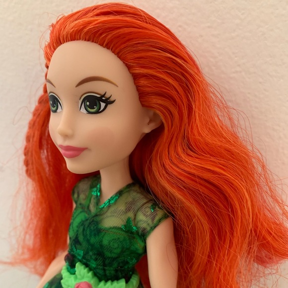 DC POISON IVY DOLL - Picture 3 of 6